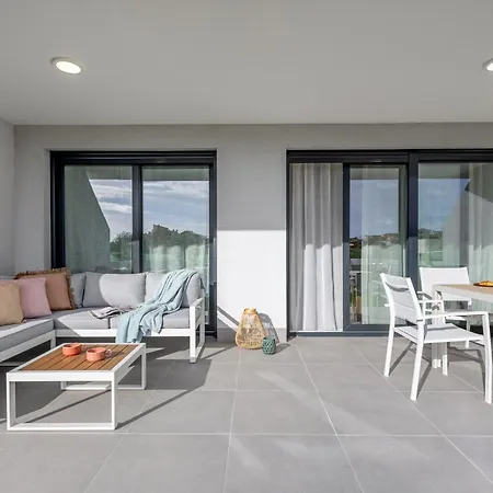 Sea Side Punta Prima Appartement *